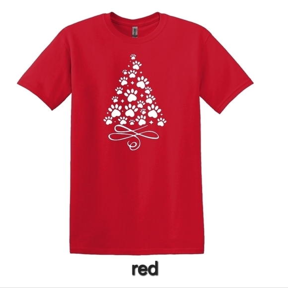 Gildan Tops - Christmas tree with dog paws T-Shirt 🌲